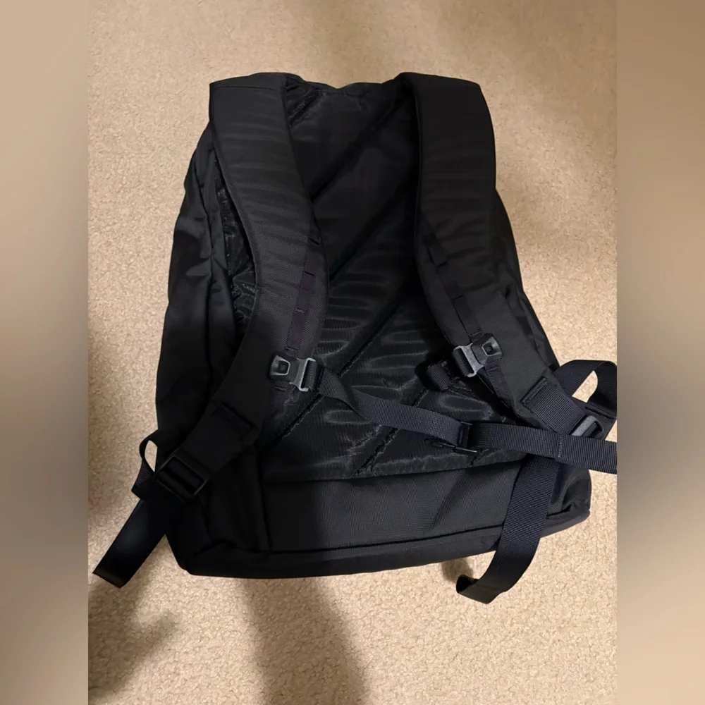 CIVIC BOOKBAG 22L with custom patch - Picture 3 of 3